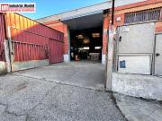 Naves industriales pareadas en esquina en venta en Arganda