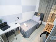 Near MRT Station Single Room with windows and AC at Casa...