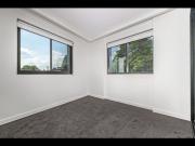 Near New 1 Bedroom with Study Room & Courtyard