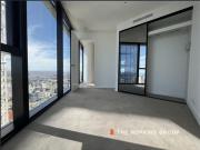 NEAR NEW 2 BEDROOM LUXURY APARTMENT WITH CAR PARK