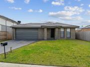 Near New 4 Bedroom Family Home