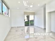 Near New Granny Flat off Street Parking!