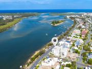 Near New Luxury Riverfront Apartment – 'Riverbend'