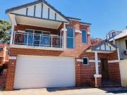 Near New Spacious 4 bed 3 bath 313sm rear executive...