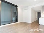 Near New Stylish, Walk to Central Station and Universities!