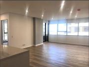 Near new three bedrooms apartment with pool, gym and spa!