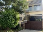 Near to Petrol Pump Loop Road 3Bed DDL 125sq yd Villa...