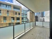 Nearly Brand New 2 Bedroom Apartment with water view To...