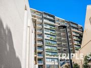 NEARLY BRAND NEW MIRVAC APARTMENT NORTH ASPECT CITY VIEW