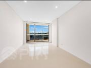 Nearly New 2 bedrooms luxury apartment