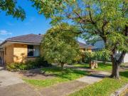 Neat 1 Bedroom Unit with Private Ensuite Over 55's...