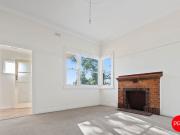 Neat 2 bedroom home in hospital precinct location