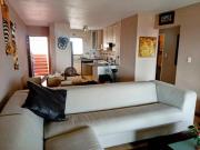 neat 2 bedroom unit in sought after.