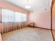 Neat 3 Bedroom Family Home, Fantastic Location!