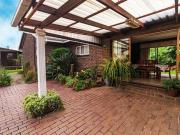 neat 4 bedroom klinker in secure village