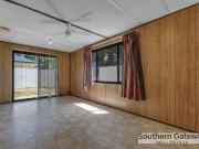 NEAT AND COMFORTABLE 3 X 1