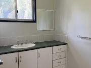 Neat and tidy 2 bedroom duplex located in trunding!