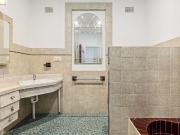 Neat and tidy beachside living