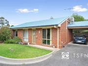 Neat And Tidy Unit Close To Town!