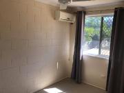 apartment to let in 2/105 Auckland Street Gladstone...