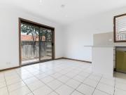 Neat as a pin & renovated 2 bedroom unit in central...