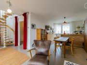 Neat & charming home with nice neighbours