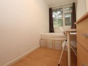 Neat double bedroom near Weavers Fields Has a Room