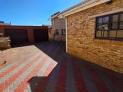 Neat Facebrick Family Home – Well Located & Move In Ready