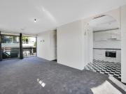 NEAT LOW MAINTENANCE 2 BEDROOM UNIT WITH AIR...