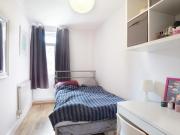 Neat single bedroom next to Hoxton Overground Has a Room
