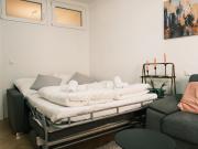 Neat, spacious suite with nice neighbours, Vienna...