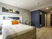 Neat studio near the Waterside Shopping Centre Has an...