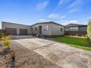 Neat, Tidy & Convenient Ideal Investment or First Home