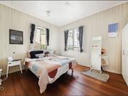 Neat & Tidy fully fenced yard. Walk to Coorparoo Train...