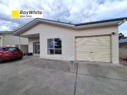 Neat & tidy unit close to Gundagai's CBD