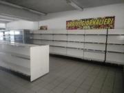 Negozio con cella frigo di 16mq