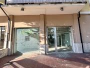 Negozio di 130 mq a A. Annarumma, A. Gasperi, F. Tedesco...