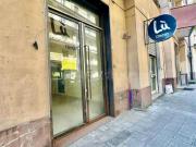 Negozio di 43 mq a A. Annarumma, A. Gasperi, F. Tedesco...