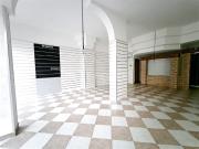 Negozio di 83 mq a Centro Storico, Cappuccini, Commenda...