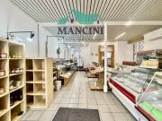 Negozio in affitto a Jesi