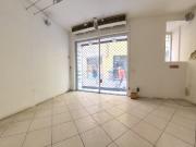 Negozio in affitto a Lucca