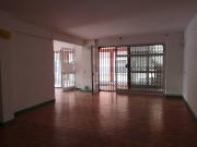 Locale commerciale in affitto a Massa E Cozzile