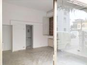 Negozio in affitto a Modena