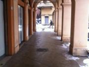 Negozio in affitto a Modena