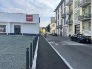 Negozio in Affitto a Monza