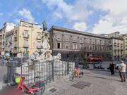 Locale commerciale in affitto a Napoli