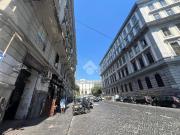 Negozio in affitto a Napoli