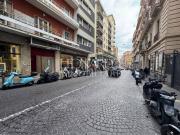 Negozio in affitto a Napoli