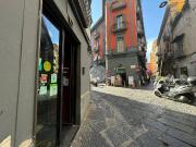 Negozio in affitto a Napoli