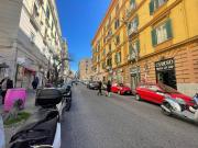 Negozio in affitto a Napoli